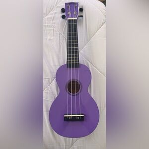 Purple Ukulele by Mahalo